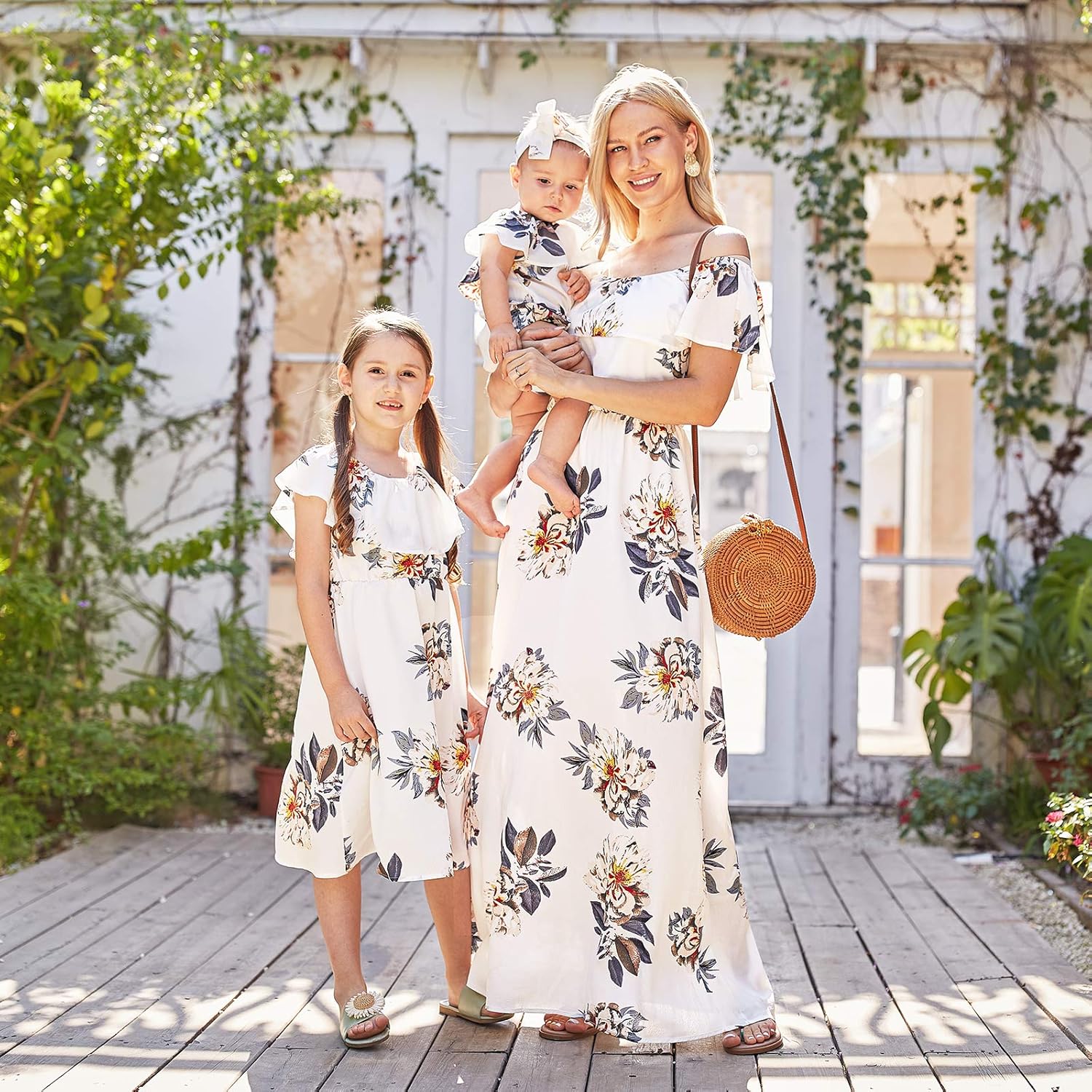 Mommy and Me Dresses Floral Printed Chiffon Bowknot Ruffles Short Sleeve Beach Mom Daughter Matching Outfits Mommy and Me Dresses Floral Printed Chiffon Bowknot Ruffles Short Sleeve Beach Mom Daughter Matching Outfits