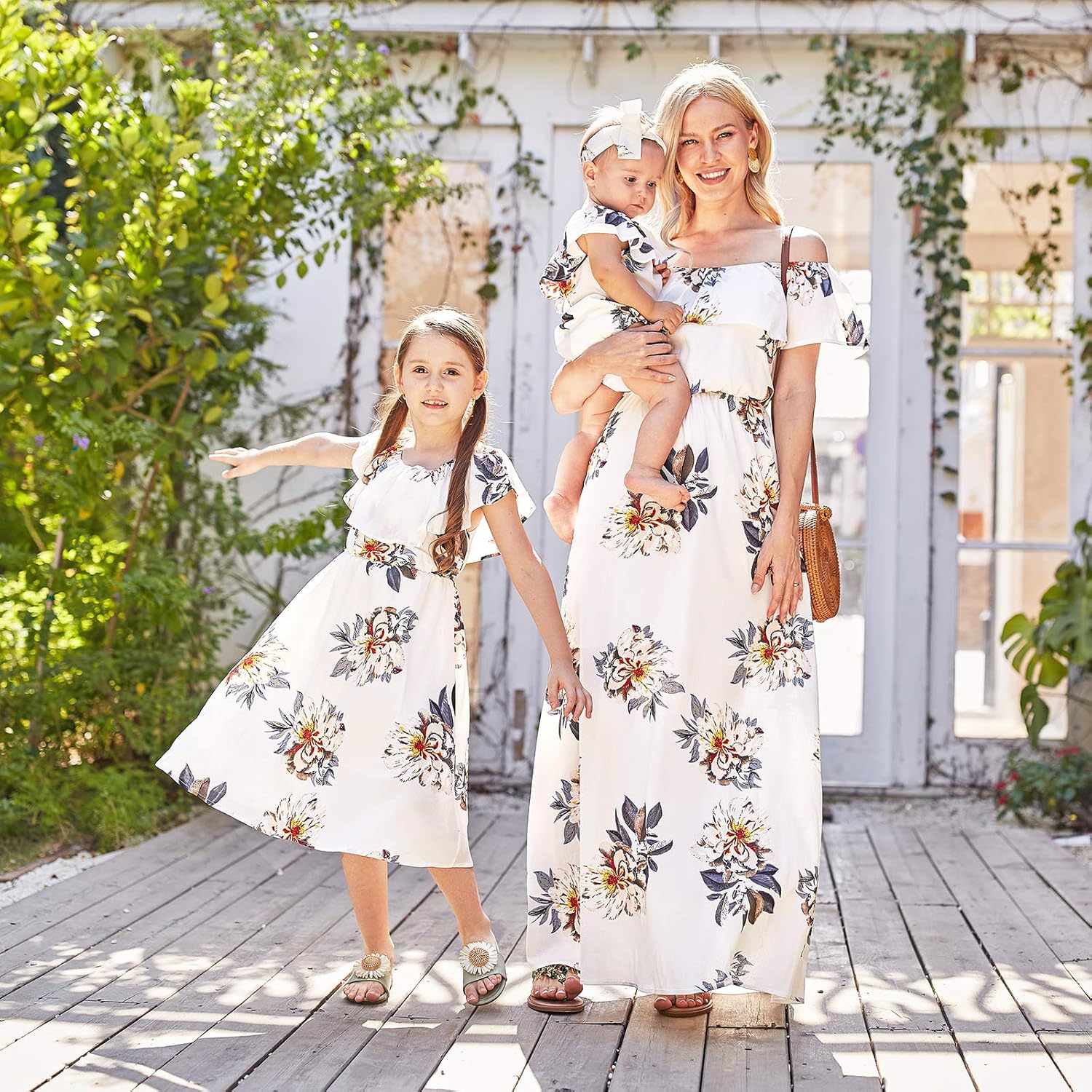Mommy and Me Dresses Floral Printed Chiffon Bowknot Ruffles Short Sleeve Beach Mom Daughter Matching Outfits Mommy and Me Dresses Floral Printed Chiffon Bowknot Ruffles Short Sleeve Beach Mom Daughter Matching Outfits