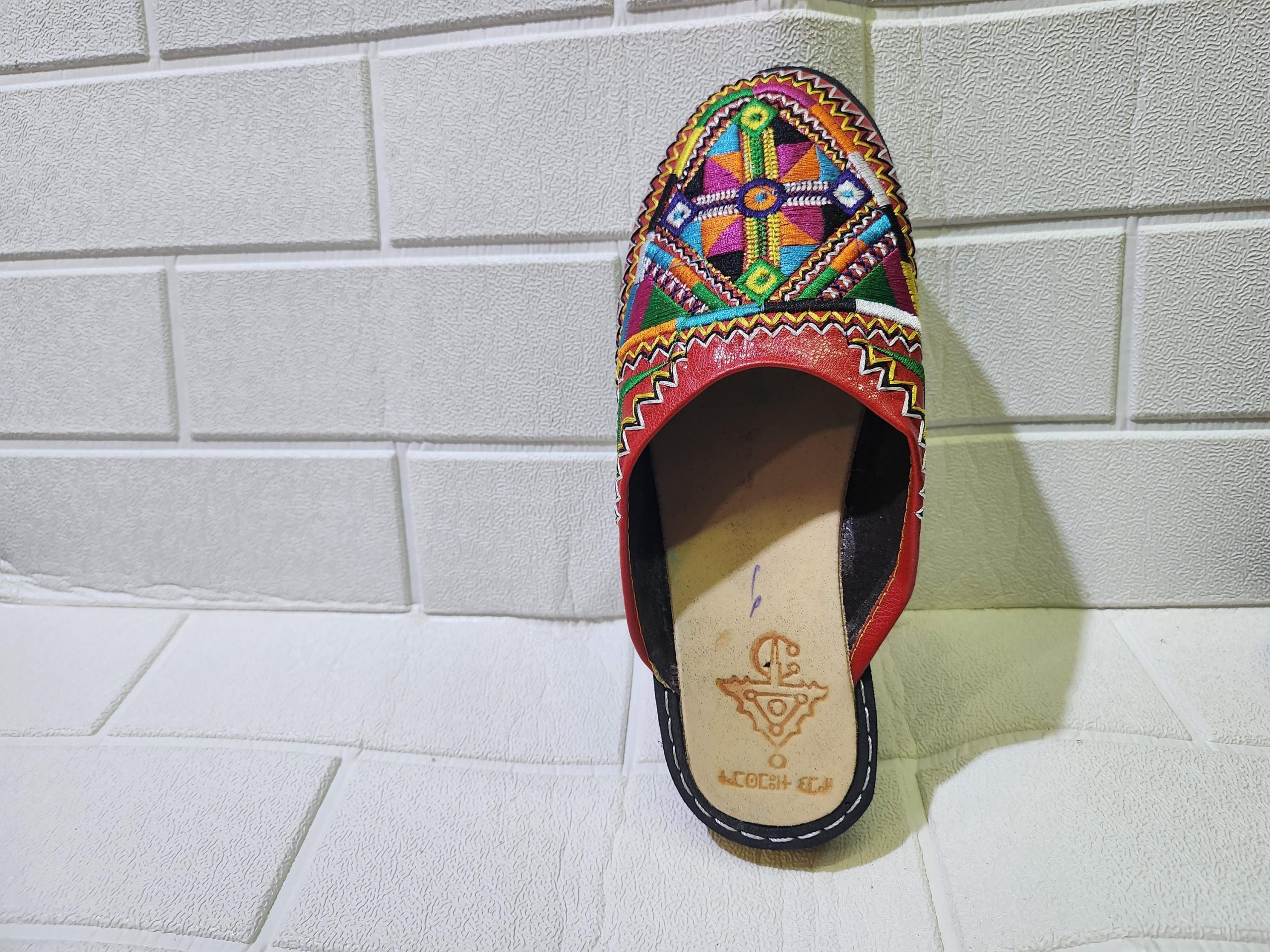 Handmade Moroccan Babouche Slippers For Women – Amazigh Berber Style – Colorful Traditional Moroccan Shoes – Ethnic Artisan Slippers