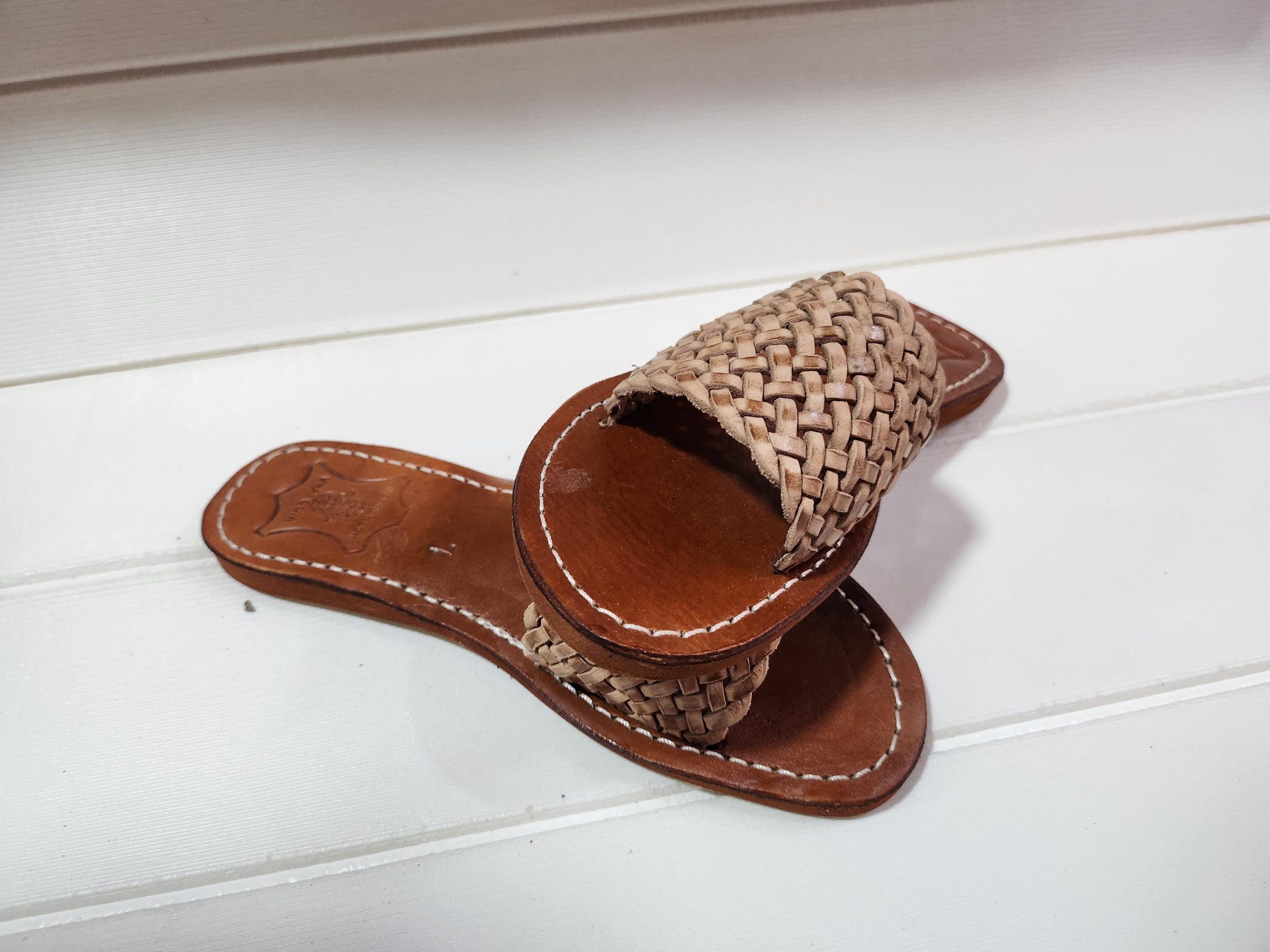 Handmade Moroccan Braided Leather Sandals For Women – Natural Woven Flat Slides – Artisan Marrakech Shoes – Summer Boho Slip-on Flats